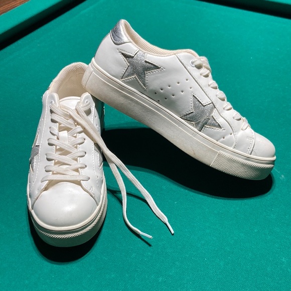 Madden Girl Shoes - Like new.  Size 7.5. Madden girl. Leather